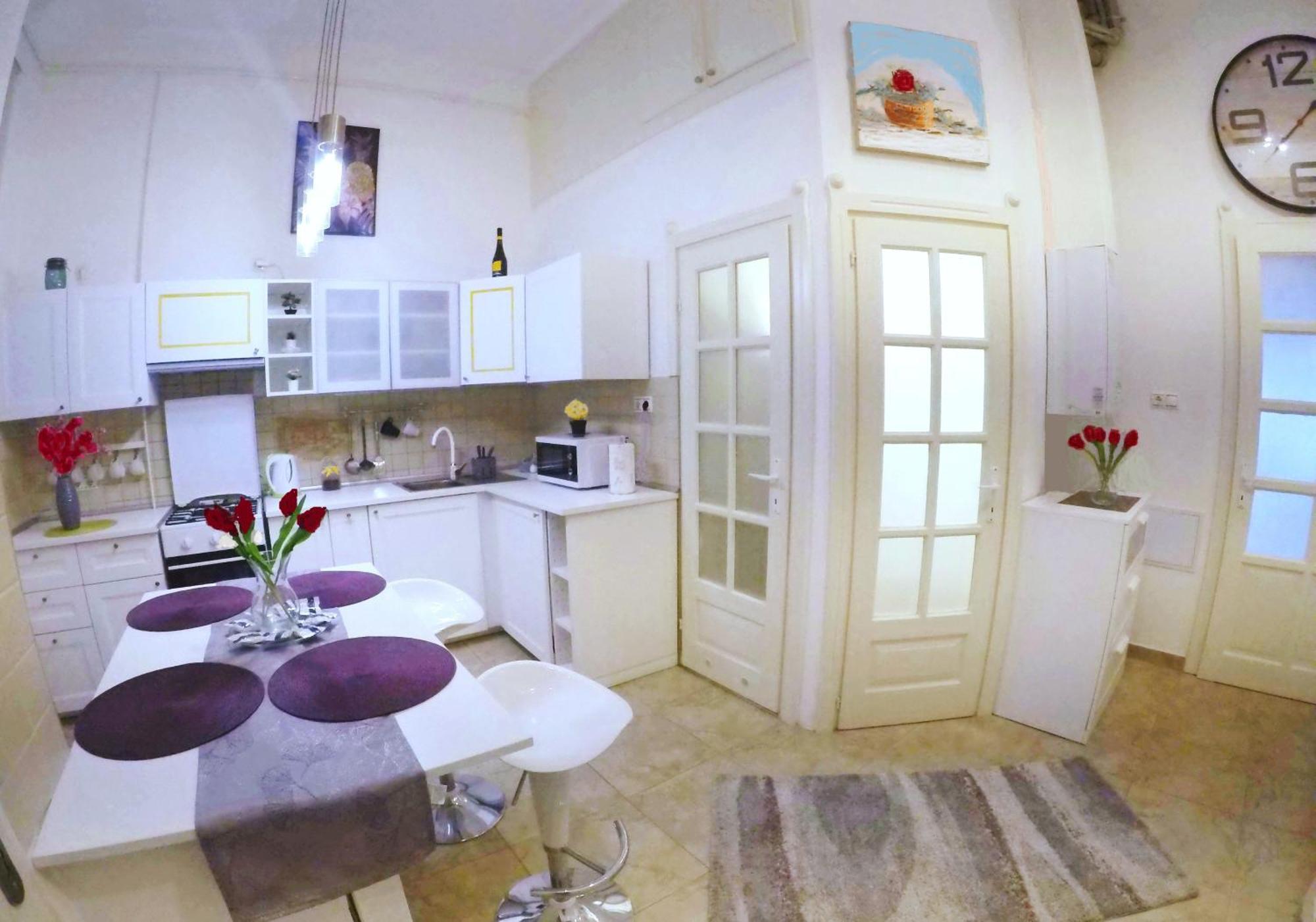 Mariann'S Modern Apartment In The City Center Boedapest Buitenkant foto